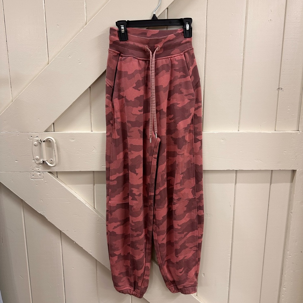 Lululemon pink camo relaxed fit terry jogger size 0 barrel baggy fit